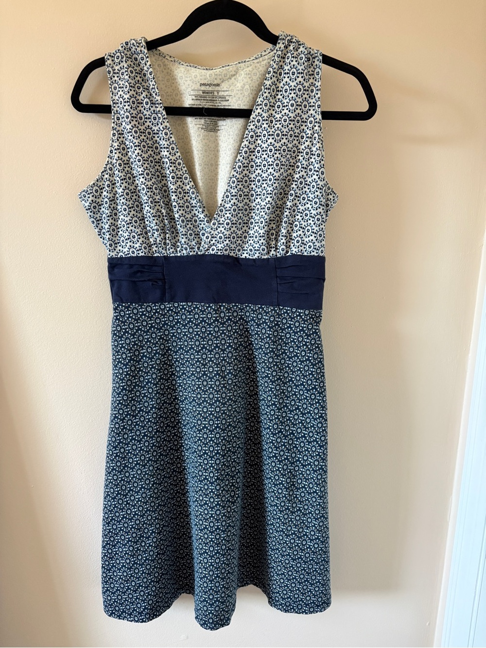 Patagonia Navy and White Printed Sleeveless Midi Dress